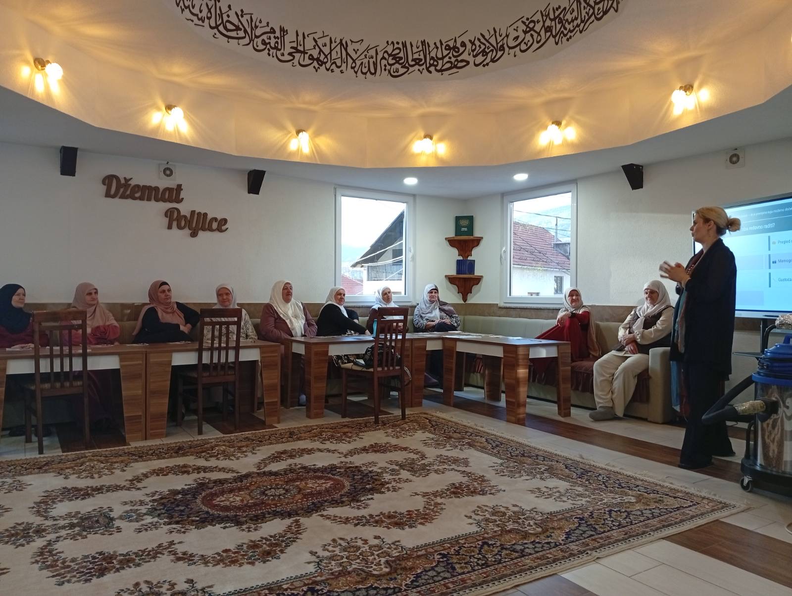 FOTO: Predavanje o zdravlju žene u menopauzi u zeničkom džematu Poljice